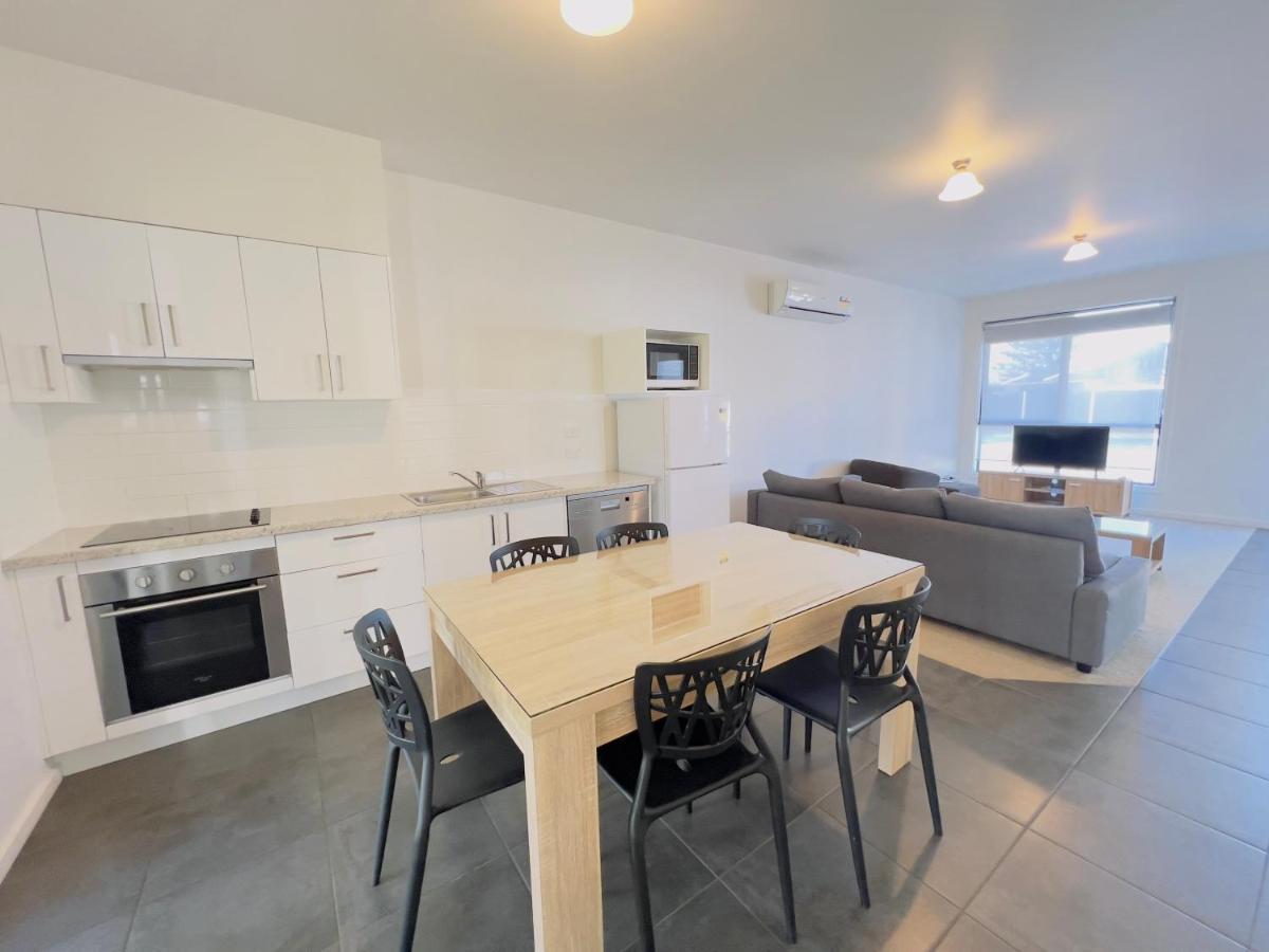 A1 Motels And Apartments Port Fairy Exterior photo