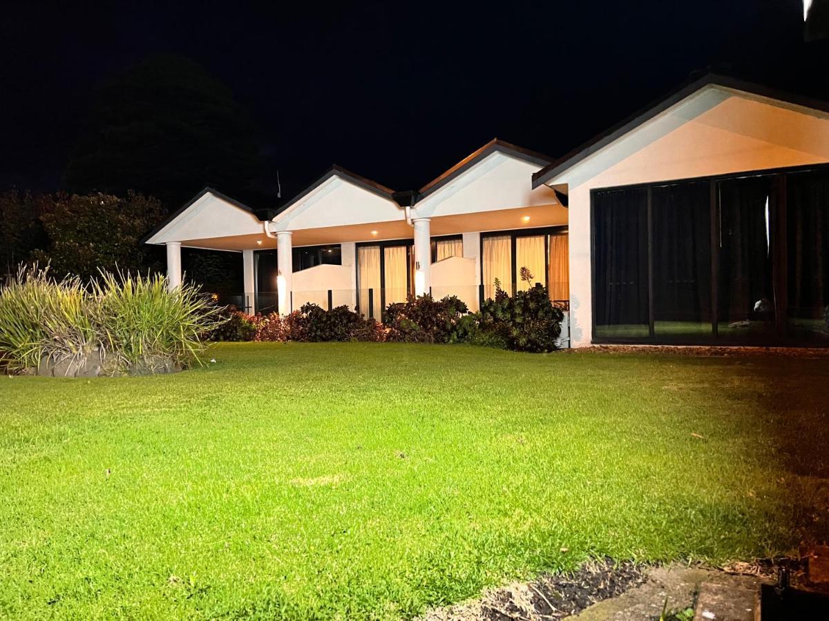 A1 Motels And Apartments Port Fairy Exterior photo
