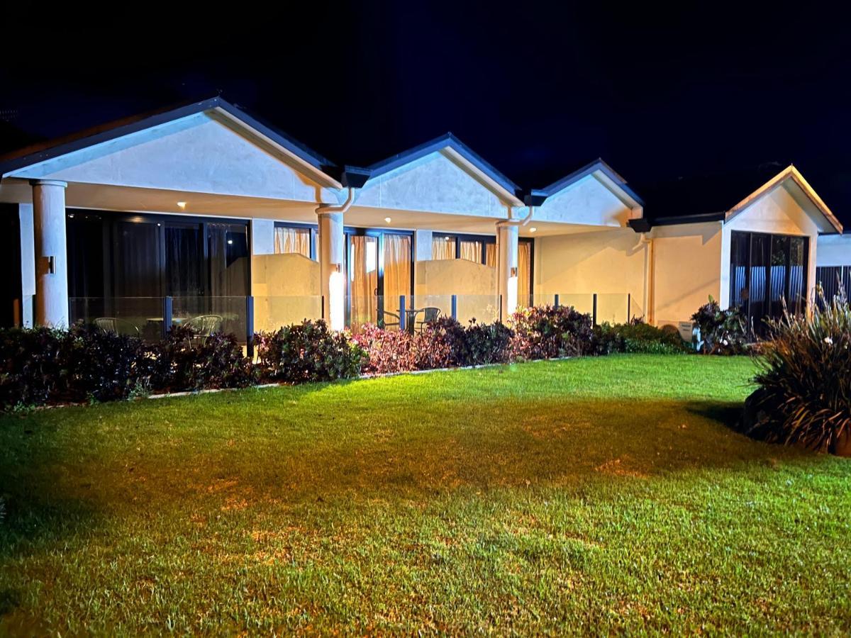 A1 Motels And Apartments Port Fairy Exterior photo